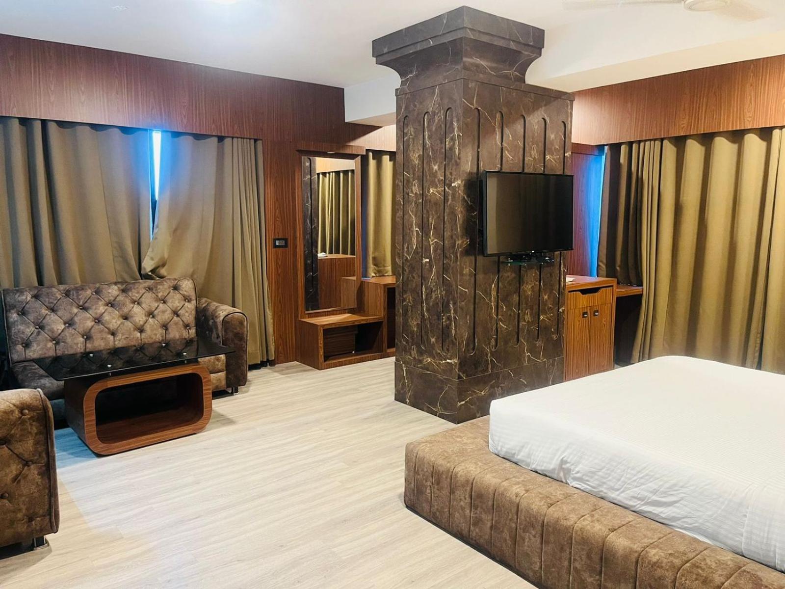 Hotel Rajmahal Guwahati Exterior foto